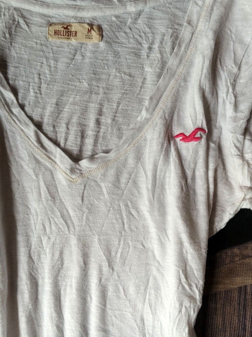 HOLLISTER (Category: Longsleeves) located in Manila. Submitted by icamalicdem29 (Listing ID 1467646418, Image 2). Description: .