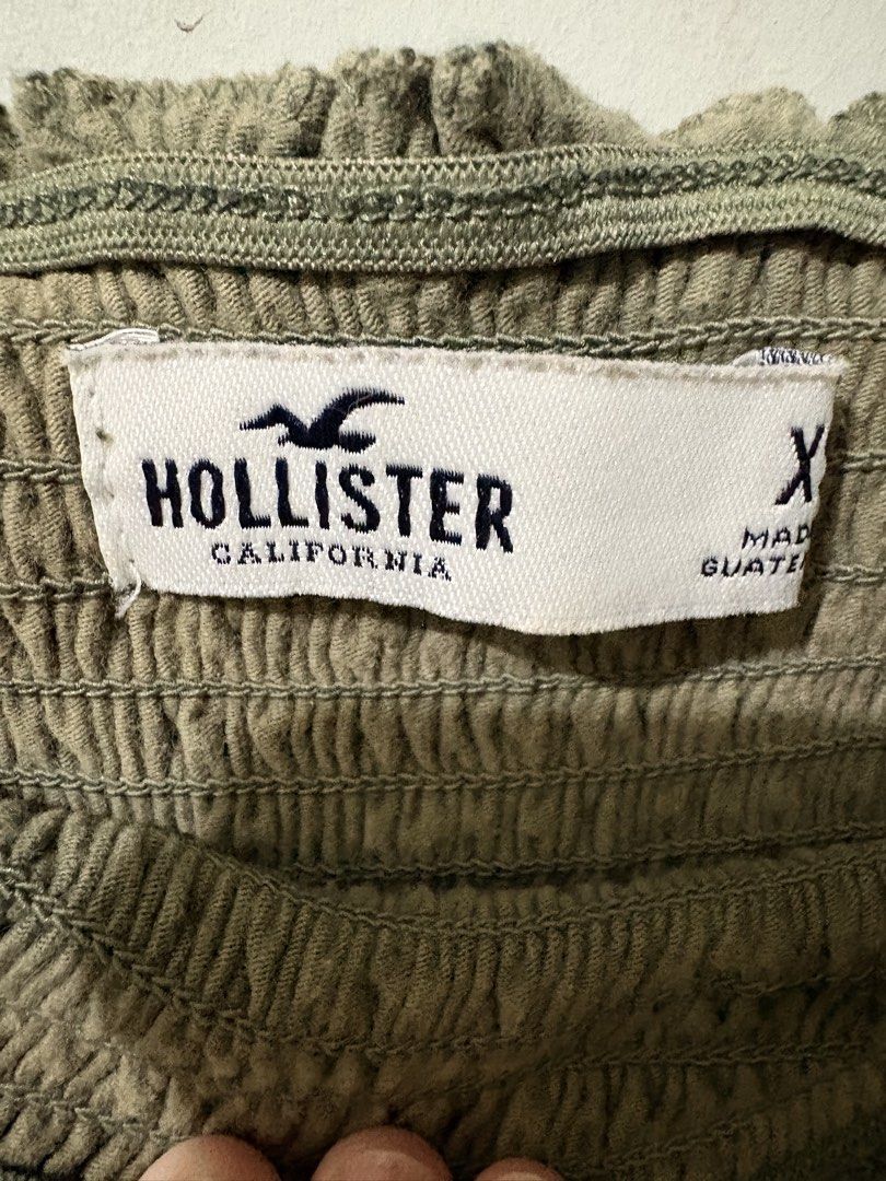 Hollister Green Off Shoulder (Category: Blouses) located in Quezon City. Submitted by jindori._. (Listing ID 1467739043, Image 3). Description: Dimensions (WidthxLength): 10 x 11.5 Color Rate: 6/10 Color may vary due to lighting Ship out during weekends.