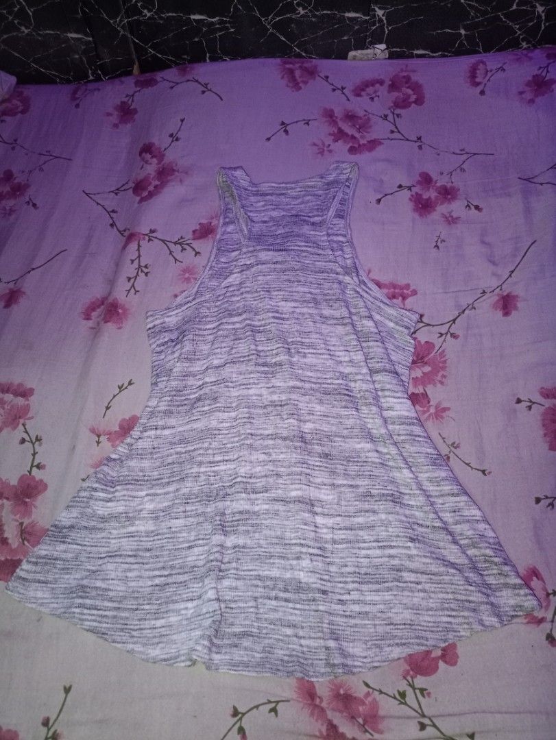 Hollister sleeveless (Category: Sleeveless) located in Manila. Submitted by naixhrift (Listing ID 1467688400, Image 2). Description: Hollister Sleeveless For Women Length 24 Width 17 580 plus ship jnt courier payment on gcash manila area.