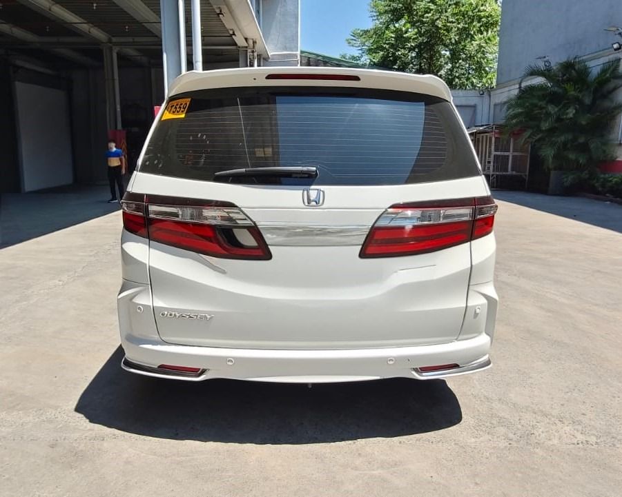 Honda Odyssey 2.4 Absolute (A) (Category: Used Cars) located in Quezon City. Submitted by ekmanalaysay (Listing ID 1467647366, Image 3). Description: 2019 Honda Odyssey ---> First owner, driver by owner ---> Registered, clean documents, complete original papers ---> 72,000 km ---> Color: Platinum White Pearl ---> Gasoline ---> Automatic Transmission ---> Captain seats ---> Sunroof ---> Strong air conditioning ---> Casa maintained ---> Clean inter