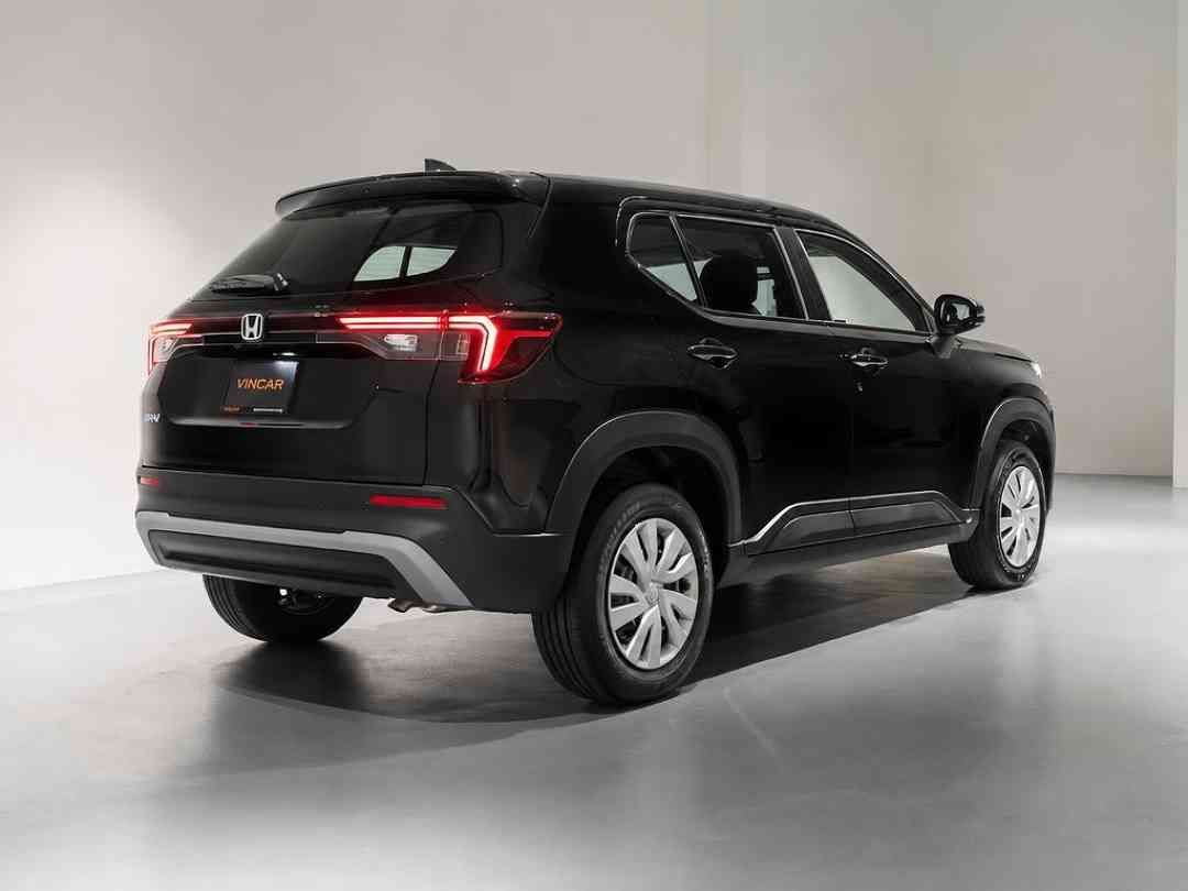 Honda WR-V 1.5A X (Category: Used Cars) located in Singapore. Submitted by vincar_pre-owned (Listing ID 1467718844, Image 3). Description: Latest model change is in town and ready for booking. High and flexible loan available. Trade in welcome. Call now for more information. Features: Powered by 1.5L inline 4 cylinder I-VTEC engine producing 118bhp, mated to CVT auto transmission gearbox. Accessories: Hill start assist, paddle shifter, auto retra