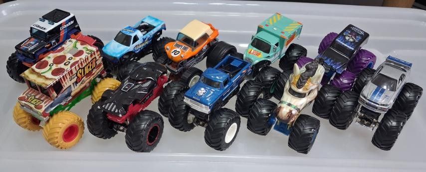 Hot Wheels Monster Jam Monster Trucks Assorted Lot (Category: Vehicle & Diecast Models) located in Quezon City. Submitted by marjtorde (Listing ID 1467644842, Image 3). Description: 🚛 Hot Wheels Monster Trucks / Monster Jam — 99pcs Collection Total Pieces: 99 monster trucks — all in good used condition Price: ₱30,000 for the whole set 🎁 Perfect For Serious Hot Wheels / Monster Jam collector Reseller — great bulk lot.