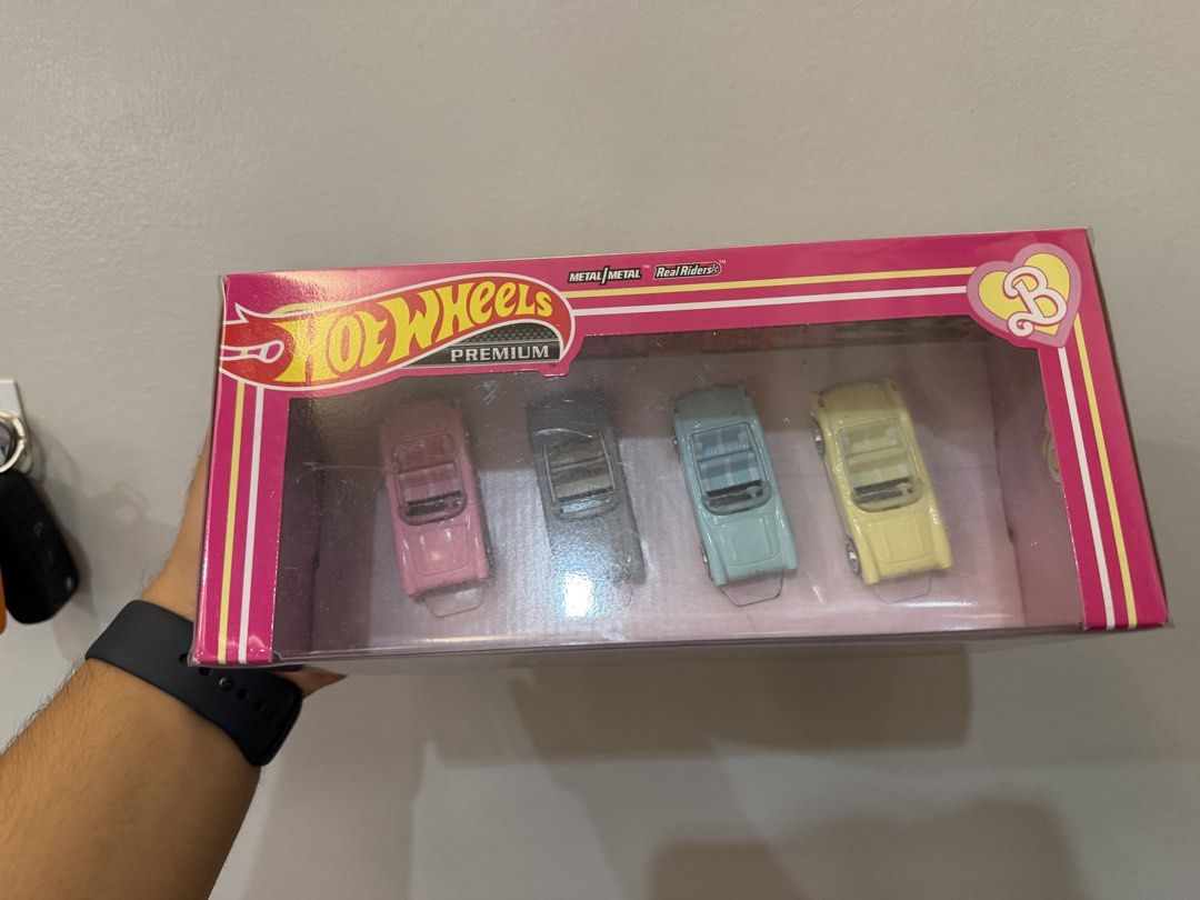 Hotwheels Barbie 1956 Corvette Collector Set (Category: Vehicle & Diecast Models) located in Paranaque City. Submitted by avn_toys (Listing ID 1467767290, Image 3). Description: -Never opened -Hard to Find -Good box condition .