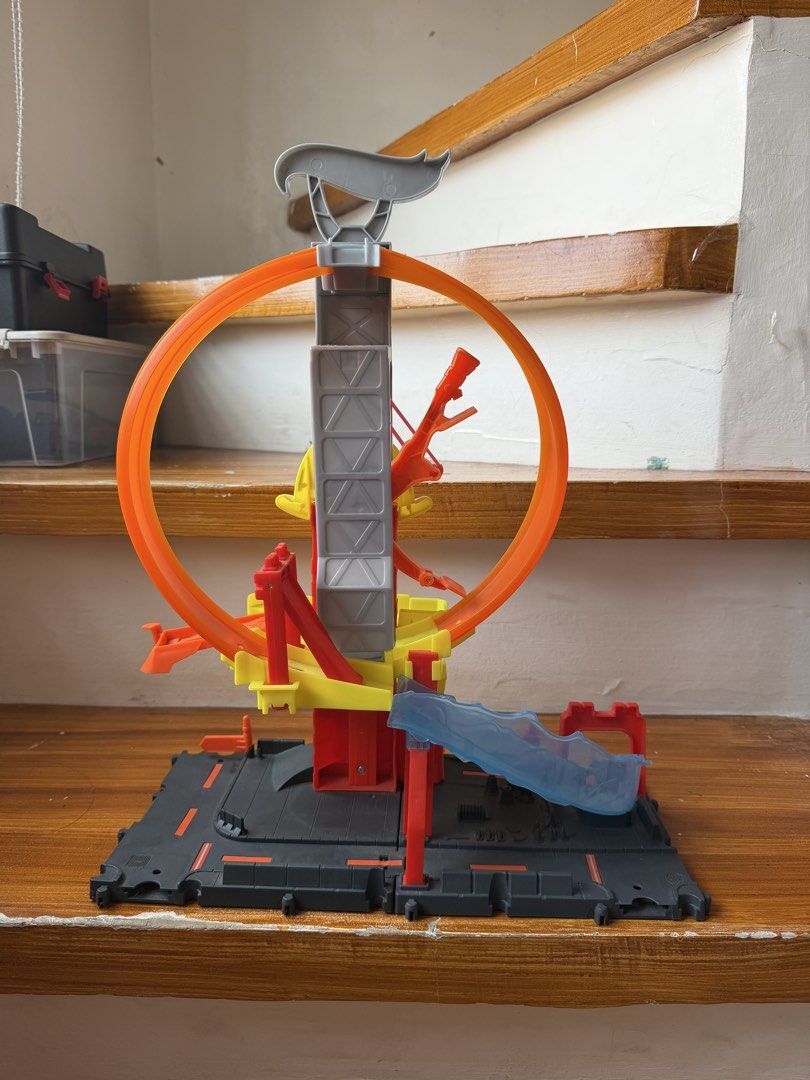Hotwheels Fire Figther Play Set (Category: Kids Toys) located in Antipolo. Submitted by camsart04 (Listing ID 1467664445, Image 3). Description: Hotwheels Fire Fighter Play Set - playset only - no cara included - well maintained - needs cleaning Php 1,300 sf shouldered by the buyer shipping thru Grab, Lalamove.