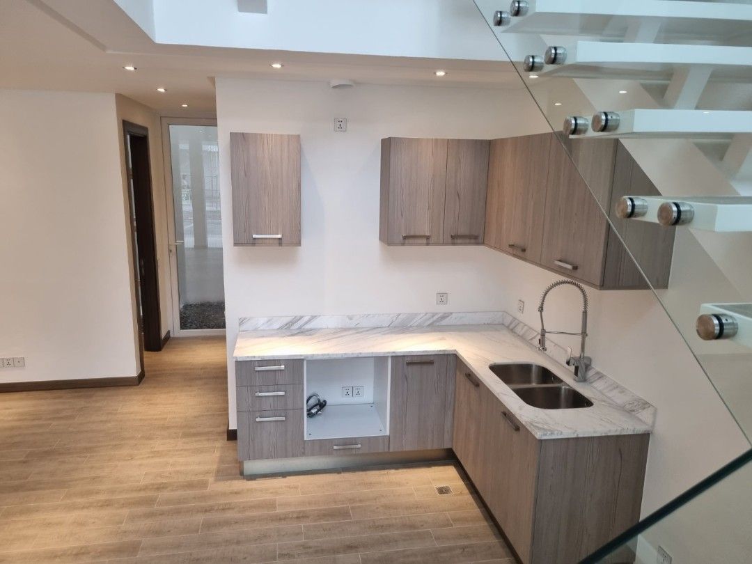 house and lot (Category: House & Lot) located in Bulacan. Submitted by ov21289 (Listing ID 1467677170, Image 3). Description: For Sale Brand new 3-STOREY ELISE STATEHOUSE ( single-attached) Location: M Residences Mahogany place 3, Acacia Estates Taguig City Lot area: 105sqm Floor area 220.14sqm 3 floors half deck Gf- 1br/maids room with cr 2nd flr - 3 Bedrooms 3rd flr- 1 Bedroom with half deck 2-3 carports Facing clubhouse /south Total: Php 38M S