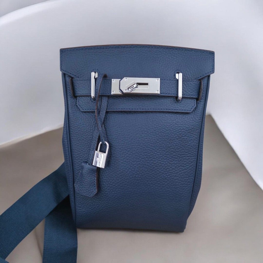 Hērməs Hac A Dos Side Bag (Category: Sling Bags) located in Quezon City. Submitted by lifestyleboutik (Listing ID 1467807324, Image 1). Description: Togo leather Korea Source Adjustable Strap Can be use as bodybag.