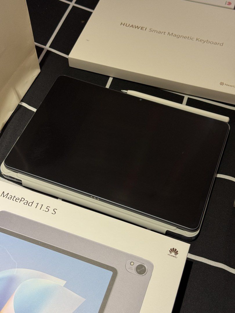 Huawei Matepad 11.6s 2026 (Category: Android) located in Manila. Submitted by nikz.dc (Listing ID 1467622738, Image 2). Description: HUAWEI MatePad 11.5S 2026 Papermatte edition 256GB / 12GB RAM + Accessories( Like New) Purchase Date: April 30, 2026 ​Included in the Package: ​HUAWEI MatePad 11.5S 2026 PAPERMATTE EDITION (12GB + 256GB) Unit ​Original HUAWEI Smart Magnetic Keyboard ​Original HUAWEI M-Pencil 3rd GeN ​Original HUAWEI Wireless Mouse ​