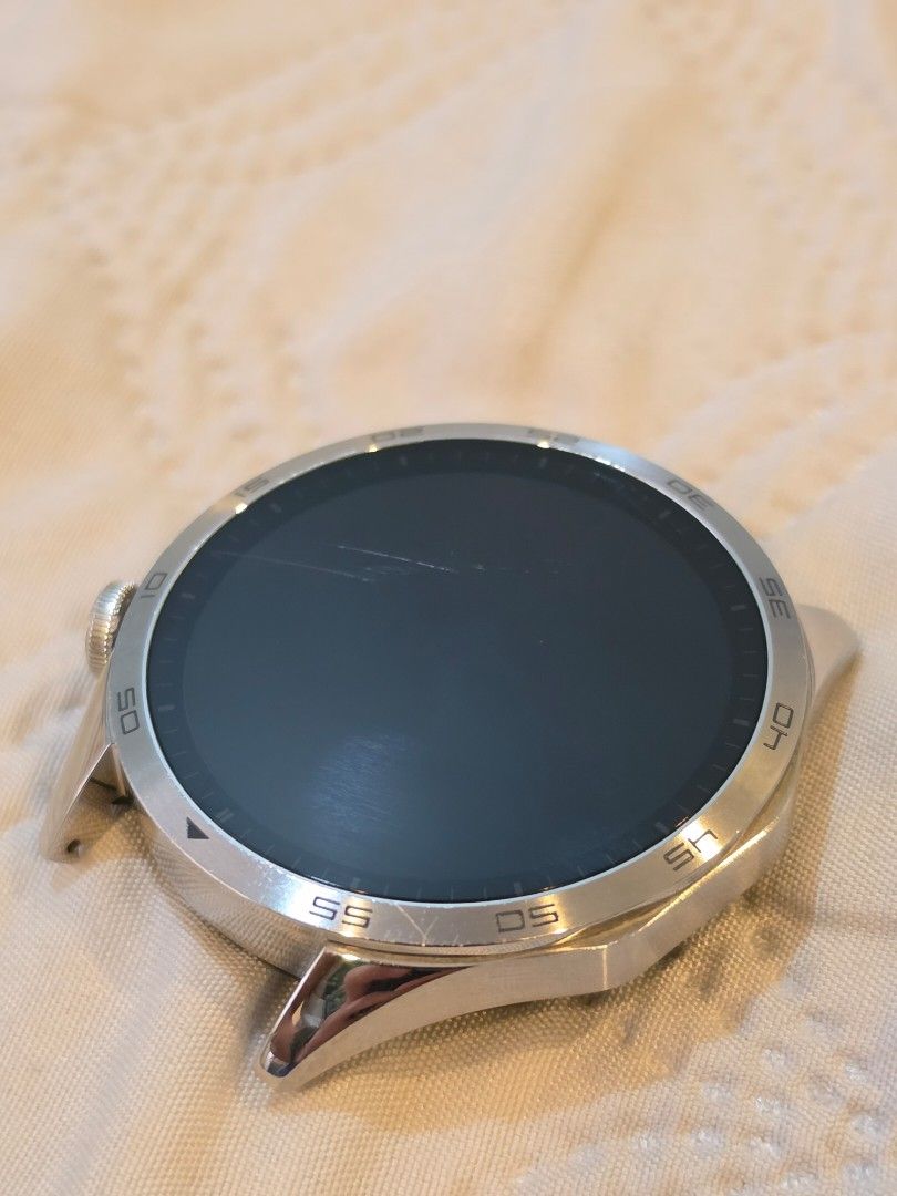 Huawei Watch GT 4 (Category: Wearables & Smart Watches) located in Bacoor. Submitted by elianmedin57049 (Listing ID 1467617387, Image 3). Description: Minor scratch on screen and smaller ones around the bezzle. Other than that no issues. .