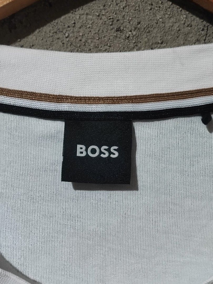HUGO BOSS BIG LOGO TEE (Category: Tshirts & Polo Shirts ) located in Iloilo. Submitted by gooddimes (Listing ID 1467763057, Image 3). Description: Hugo Boss Big Logo Tee Authentic Tiburt 353 Tee Size on tag: XXL Dimes: 23Wx32L Issue/s: None, need wash Color rate: 9.5/10 Excellent condition ₱1,500 Reminders: - All items are thrifted, please manage your expectations - Color may vary due to lighting - Please wash before using the item - Due to diffe