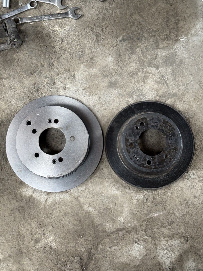 Hyundai Tucson Rotor Disc Brake (Category: Steering, Brakes, Control Parts and Accessories) located in Manila. Submitted by jeffffx (Listing ID 1467780087, Image 3). Description: Brand New Hyundai Tucson Rotor Disc Rear see actual pic for reference RFS: mali pyesa nabili, pares na po sya.