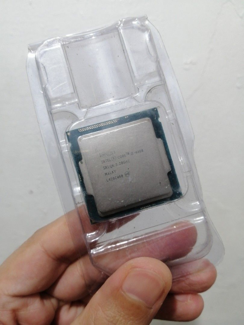Intel Core i5-4460 3.20GHz CPU (Category: Desktops) located in Quezon City. Submitted by ricoav (Listing ID 1467648649, Image 1). Description: - Model: Intel Core i5-4460 desktop processor - Speed: 3.20GHz - Socket Type: LGA 1150 (Made in Malaysia) - Condition: Pulled from a working system, clean and intact pins - Storage: Safely kept in a clear plastic clamshell container - Ideal For: Budget gaming or office PC builds.
