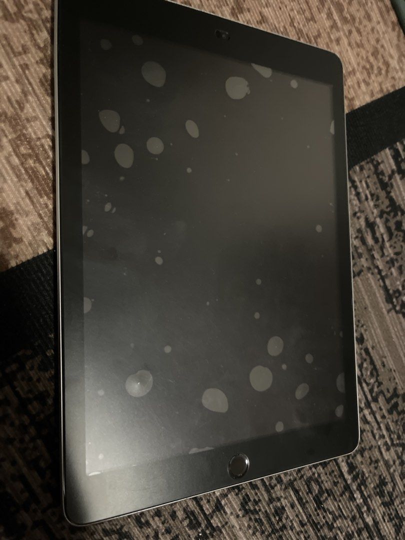 Ipad 6th generation (Category: iPad) located in Cabanatuan. Submitted by nathaniel_ang (Listing ID 1467695227, Image 1). Description: Ipad 6th get great condition still working .