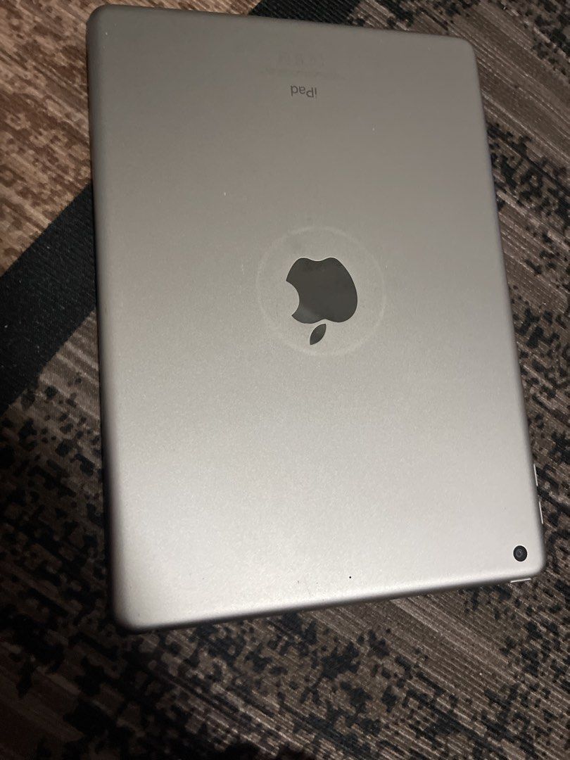 Ipad 6th generation (Category: iPad) located in Cabanatuan. Submitted by nathaniel_ang (Listing ID 1467695227, Image 2). Description: Ipad 6th get great condition still working .