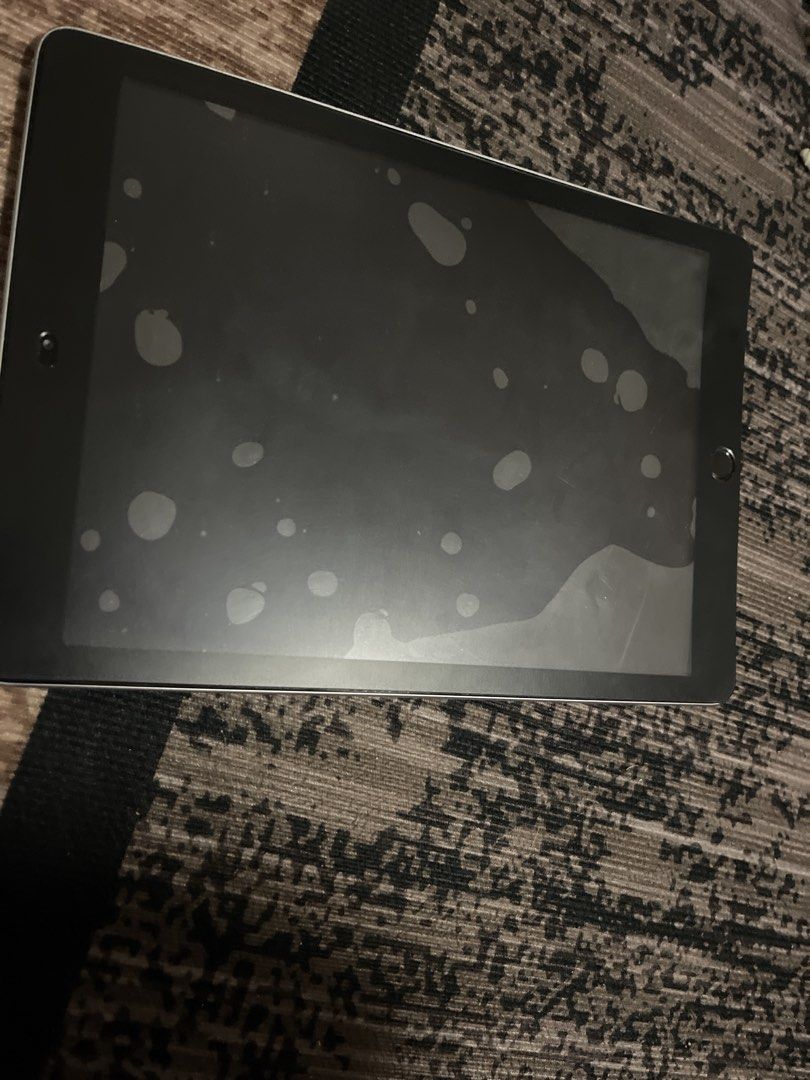 Ipad 6th generation (Category: iPad) located in Cabanatuan. Submitted by nathaniel_ang (Listing ID 1467695227, Image 3). Description: Ipad 6th get great condition still working .