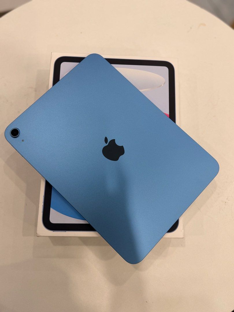 iPad A16 — 11th Gen 💙 (Category: iPad) located in Valenzuela. Submitted by shebuysthensell (Listing ID 1467715363, Image 2). Description: 📱iPad A16 — 11th Gen 💙 ✨ Storage: 128gb 🔋 Battery Health: 96% 🔄 CC: 169 ❗️No issue Inclusion: • Box w/ manual • Replaced charger • Case 🤝 Meet up only!.