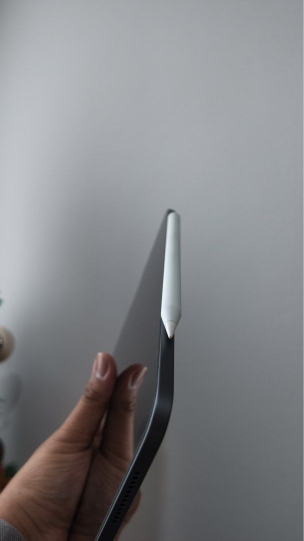 iPad Air (4th Gen) 64GB (Category: iPad) located in Pasay City. Submitted by manung_john (Listing ID 1467606177, Image 2). Description: - Model: iPad Air (4th Generation) - Storage: 64GB - Color: Space Gray - Condition: Excellent, well-maintained - Inclusions: Complete with original box and Power Mac Center receipt - Performance: Smooth and fully functional for study, work, and entertainment - Meetup Location: Century City Mall - Poblacion Makati