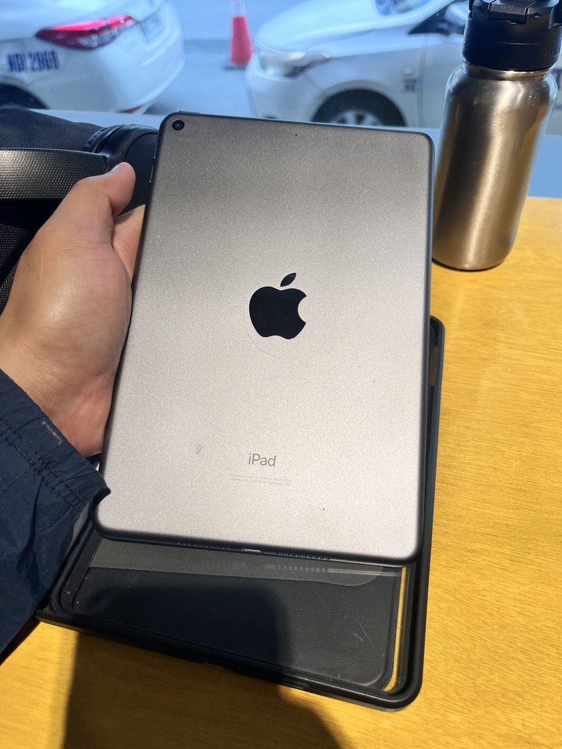 Ipad Mini 5 256gb+wifi (Category: iPad) located in Mandaluyong City. Submitted by im_just_ken18 (Listing ID 1467701220, Image 2). Description: For Sale !!! iPad Mini 5 (5th gen)256 gb Walang issue, ikaw palang gagawa ng issue 100% batt health, for Php 13,995.00 Inclusion: -Case -Original Charger/ lightning cord -Original box. - Goojodoq Pencil. Unit DETAILS -256GB Storage -Wi-Fi Only Meetup — shang / light mall mandaluyong..