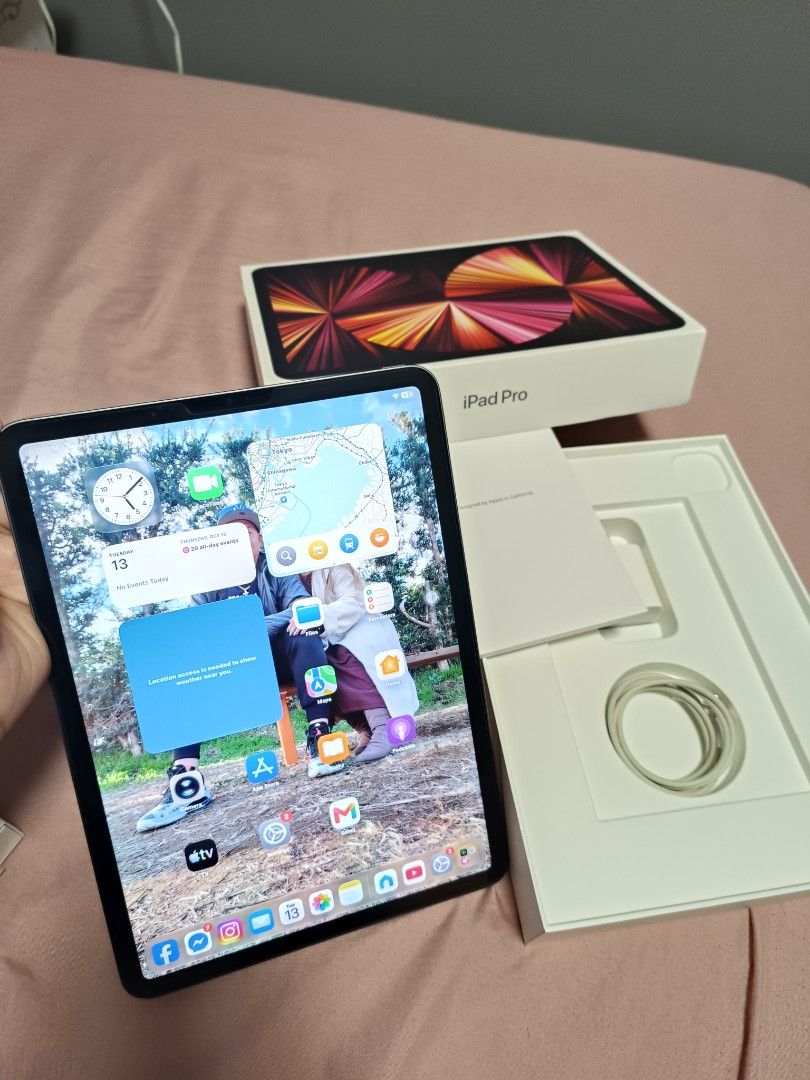 iPad pro 3rd gen 256gb (Category: iPad) located in Manila. Submitted by zoeemarie (Listing ID 1467697627, Image 1). Description: 📱 FOR SALE: iPad Pro 11-inch 3rd Gen 256GB ₱27,000 slightly negotiable Selling my iPad Pro 11-inch 3rd Gen, 256GB. Fully working and no known issues. ✅ 256GB ✅ Fully functional ✅ Orig Charger included ✅ FREE case ✅ Orig box Actual photos posted. Please check the photos for the physical condition. 💬 PM if interested. S