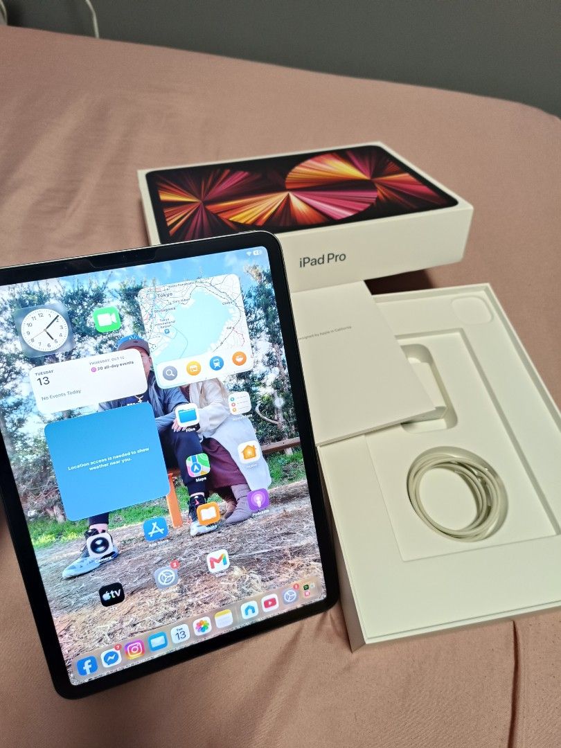 iPad pro 3rd gen 256gb (Category: iPad) located in Manila. Submitted by zoeemarie (Listing ID 1467697627, Image 2). Description: 📱 FOR SALE: iPad Pro 11-inch 3rd Gen 256GB ₱27,000 slightly negotiable Selling my iPad Pro 11-inch 3rd Gen, 256GB. Fully working and no known issues. ✅ 256GB ✅ Fully functional ✅ Orig Charger included ✅ FREE case ✅ Orig box Actual photos posted. Please check the photos for the physical condition. 💬 PM if interested. S