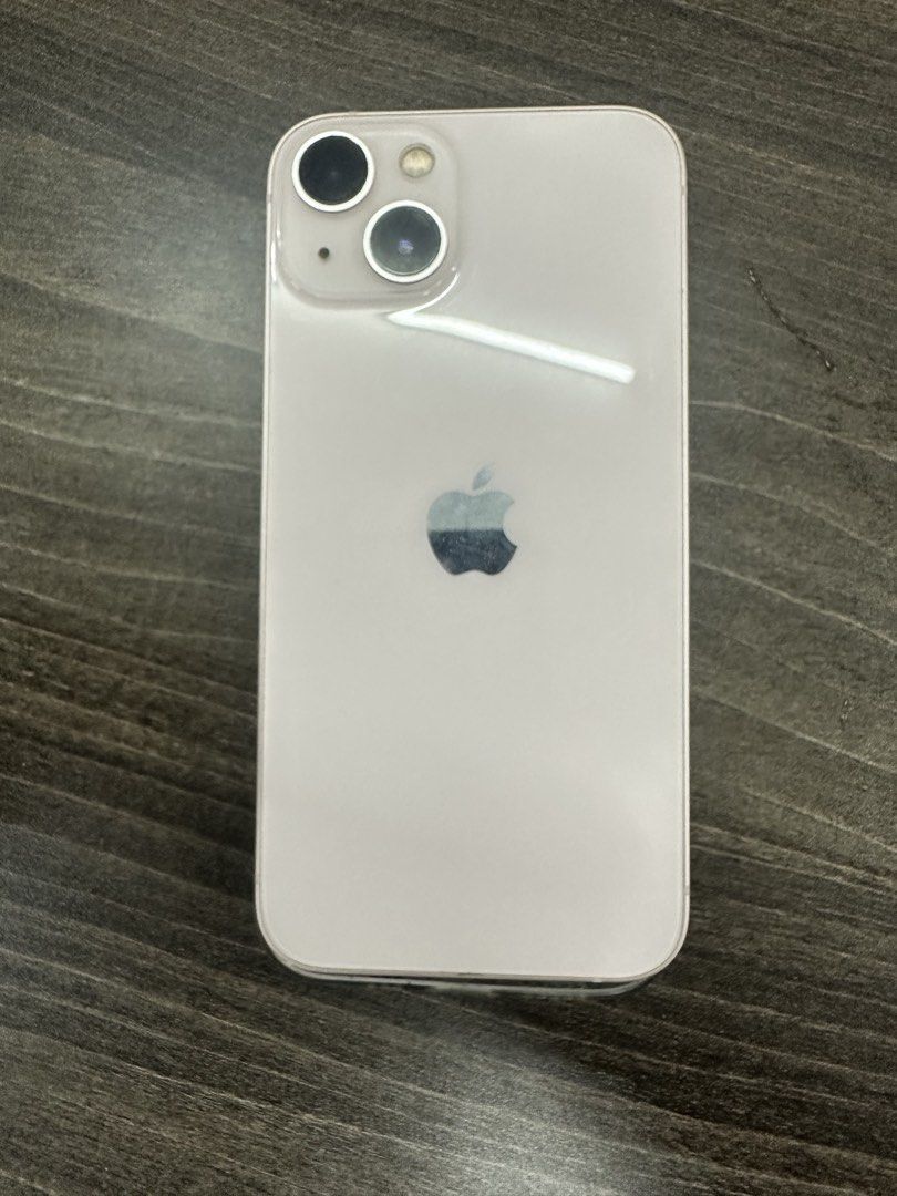 Iphone 13 128gb (Category: iPhone 13 Series) located in Caloocan City. Submitted by tristankyl74469 (Listing ID 1467628407, Image 2). Description: iPhone 13 128GB for Sale! Battery Health: 86% Smooth and ready to use Original Battery Lady owned RFS: Di na nagagamit.
