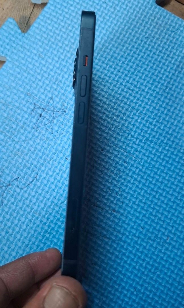 Iphone 13 128gb (Category: iPhone 13 Series) located in Manila. Submitted by dhenz39 (Listing ID 1467743844, Image 2). Description: .