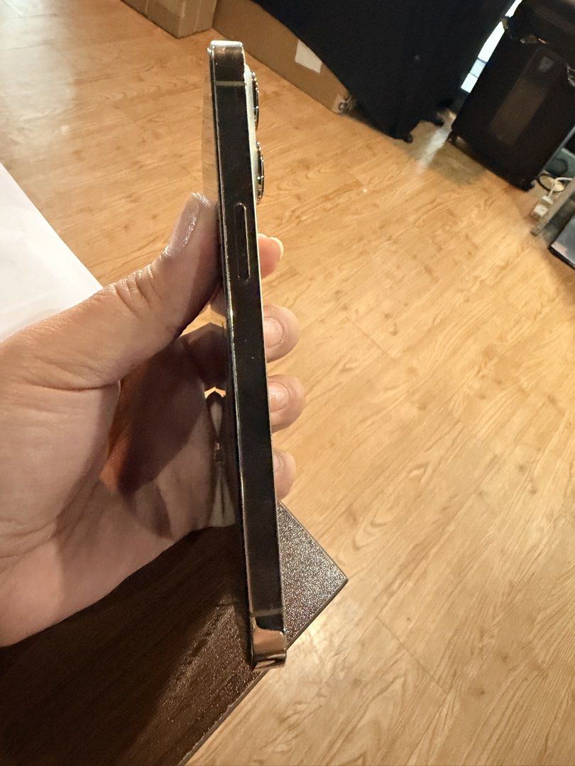 iphone 13 pro (Category: Android Others) located in Manila. Submitted by lia_alli27 (Listing ID 1467617587, Image 2). Description: lady owned d na nagagmit negotiable.
