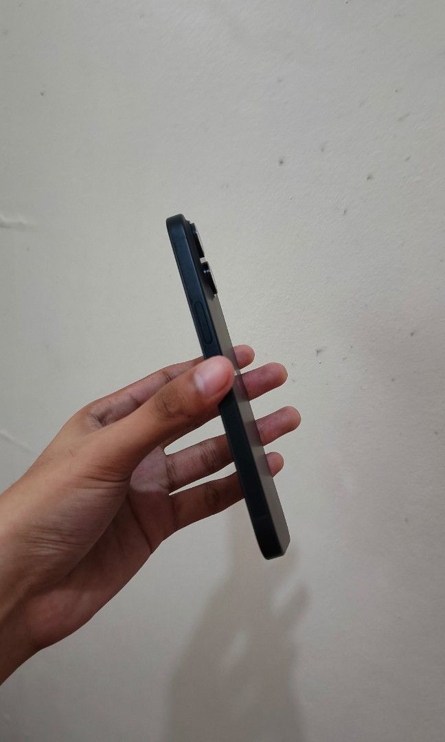 iPhone 15 128gb (Category: iPhone 15 Series) located in Caloocan City. Submitted by lauroaberg12677 (Listing ID 1467776549, Image 2). Description: iPHONE 15 Black 128GB • ZPA | NTC APPROVED • Battery Health: 84% • Open Line / No SIM Restrictions • No issues / Repair History • Unit, Case and Charger Only for only 26,500 COP/ COD Nationwide via LBC 📍 Legazpi, Albay.