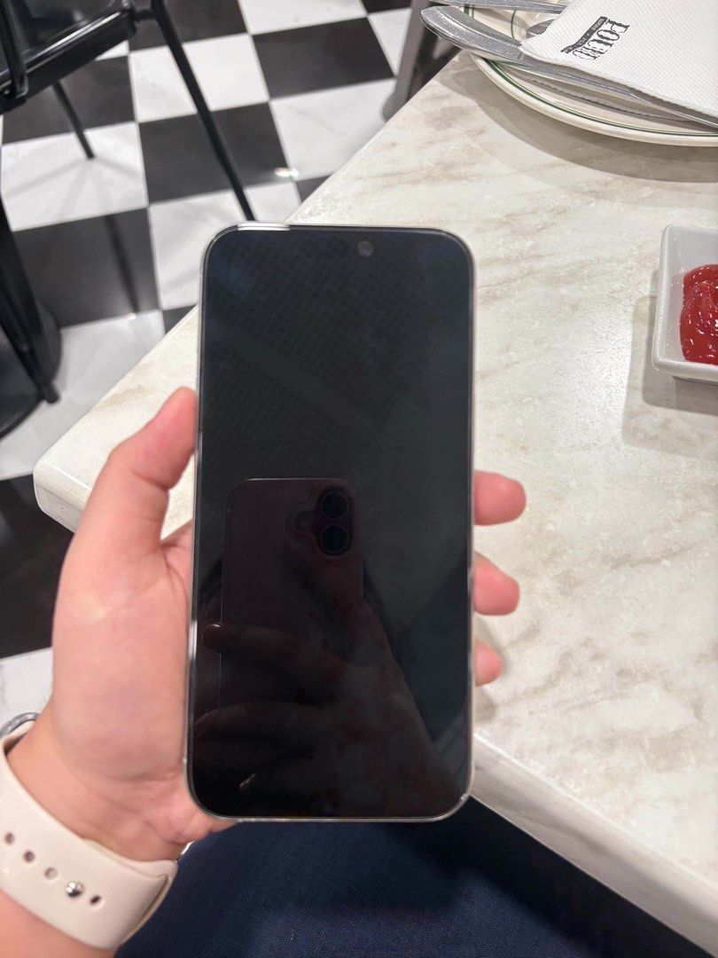 iPhone 16 pro max (Category: iPhone 16 Series) located in Manila. Submitted by selgs (Listing ID 1467633778, Image 3). Description: iPhone 16 pro max 256 storage No scratches makinis 91% batt health makunat First owner walang sakit sa ulo gagamitin nalang Almost bnew Lady owner Unit chord box and receipt Rfs: upgrading phone Pasig meet up only ₱45k nego sa sure buyer rush.