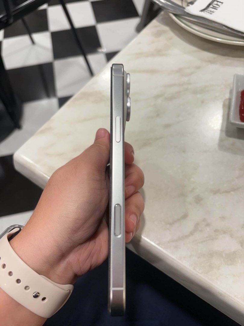 iPhone 16 pro max (Category: iPhone 16 Series) located in Manila. Submitted by selgs (Listing ID 1467633778, Image 2). Description: iPhone 16 pro max 256 storage No scratches makinis 91% batt health makunat First owner walang sakit sa ulo gagamitin nalang Almost bnew Lady owner Unit chord box and receipt Rfs: upgrading phone Pasig meet up only ₱45k nego sa sure buyer rush.
