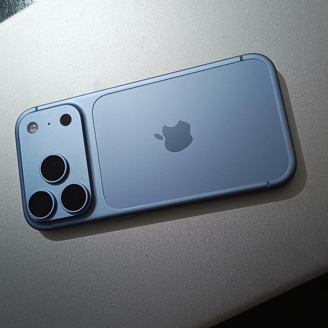 iPhone 18 Pro 256gb Glacier (Category: Cases & Sleeves) located in Manila. Submitted by cutiebiankie (Listing ID 1467686729, Image 3). Description: 100% battery health Openline Physical sim & E-sim With box and cord Open for swap + cash (just offer) Mainly looking for 17 Pro/Max Silver, 16 Pro/Max Natural Titanium, 14 Pro/Max Gold.
