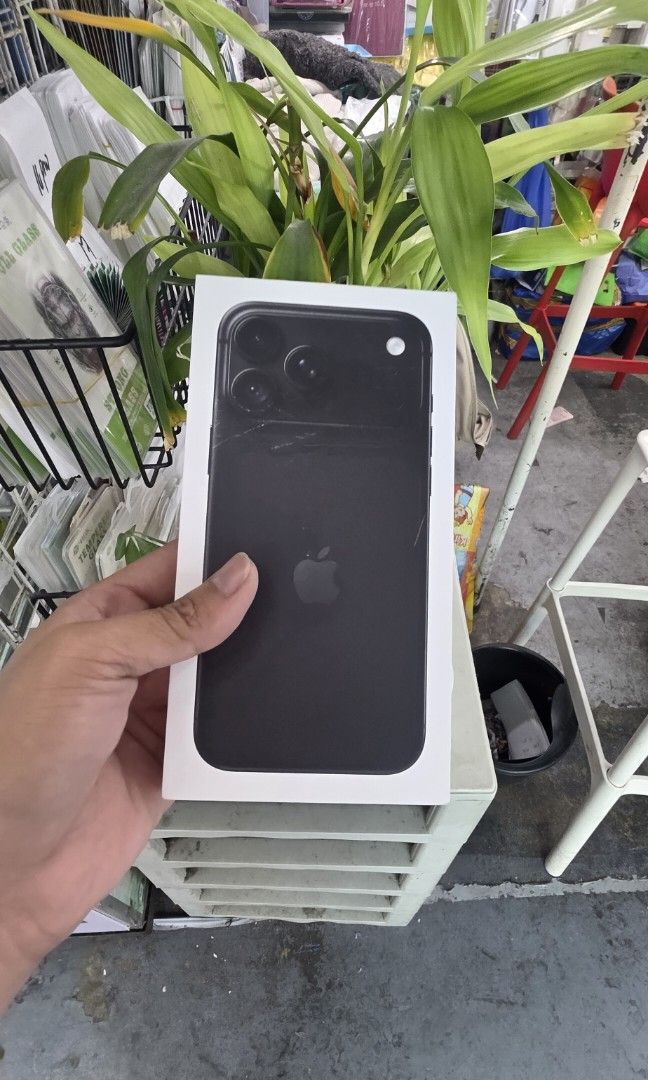 Iphone 18 Promax 256gb Openline (Category: iPhone 18 Series) located in Manila. Submitted by lenweltong05295 (Listing ID 1467608860, Image 1). Description: Iphone 18 Promax 256gb Openline Brandnew Sealed with Warranty Onhand Stock.