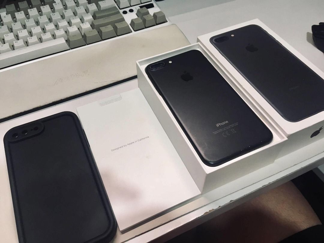 Iphone 7 Plus (Openline) 128GB (Category: iPhone 7 Series) located in Pasig City. Submitted by cruzzanooo (Listing ID 1467706602, Image 2). Description: In good condition Works well and matagal na malowbat simula nung napalitan ko ng battery. (Yoobao original) Inclusions: - Original Box (same imei) - Unit - Case - no charger Issue: - Just a sensitive home button pero working pa sya and goods na goods din ang finger print - Replaced LCD, I can als