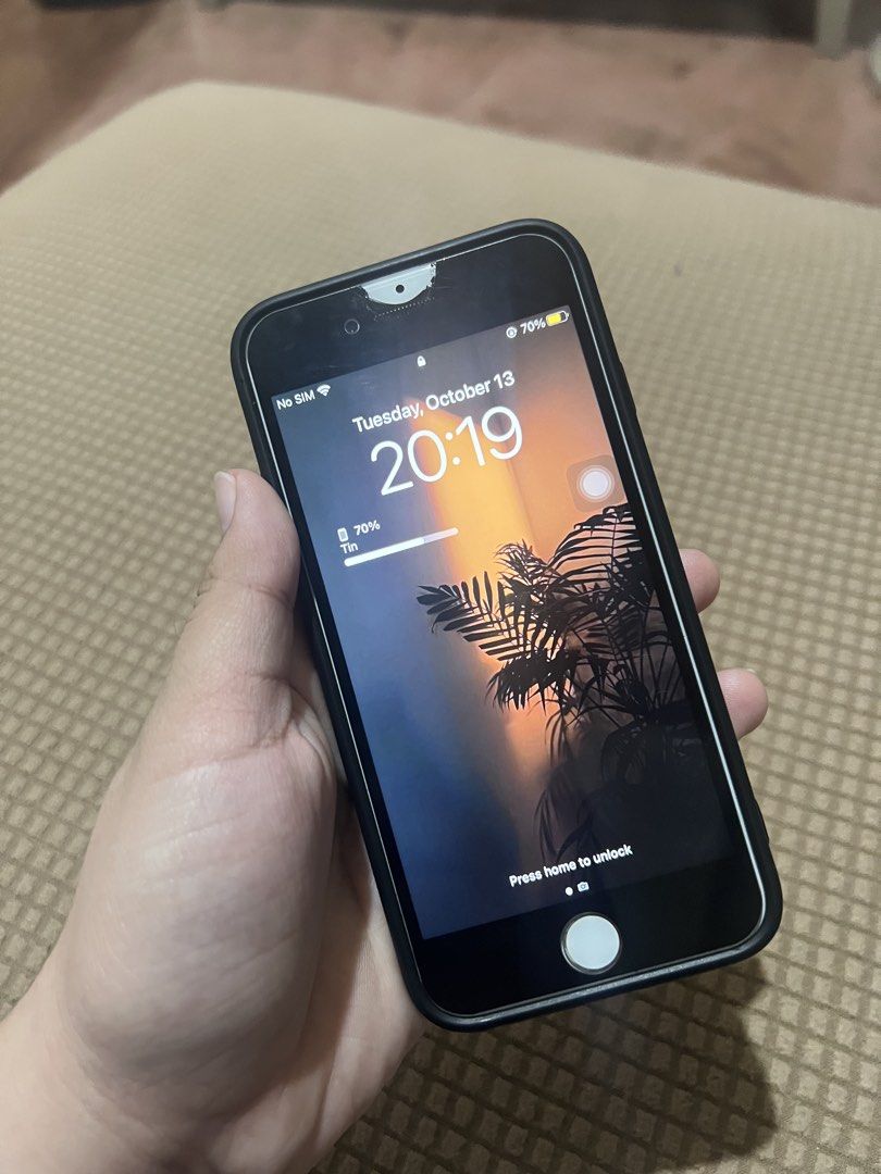 Iphone 8 126 gb (Category: iPhone 8 Series) located in Davao. Submitted by piamone (Listing ID 1467735144, Image 1). Description: Selling this for 6k (nego) bc of the body condition. This is a Japan variant iphone 8 so yeah. Also, the crack in the frint screen is the screen protector and not the screen itself. Inclusions: - charger - 2 phone cases -NO BOX Honest body issue: - very minimal and small crack at the bottom left corner edge (check pic)