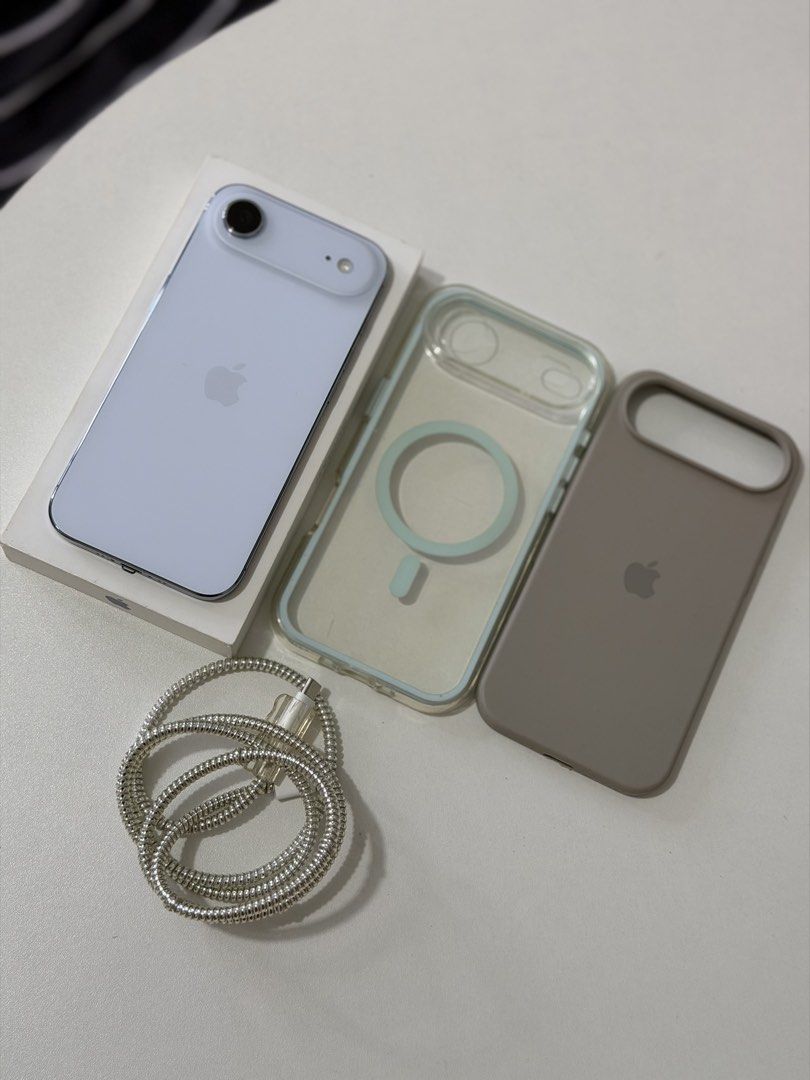 IPHONE AIR 256GB SKYBLUE (Category: Cases & Sleeves) located in Angeles City. Submitted by gooddealsbytey (Listing ID 1467654629, Image 1). Description: For sale only. No to swap. Iphone Air ‘Sky Blue’ 256 GB Storage 92% Battery Health (564 CC) No issue. All working Check and reset all you want With orig cord, box and cases Pass sa barat. Rfs: Spare phone :) Loc: Angeles City, Pampanga.