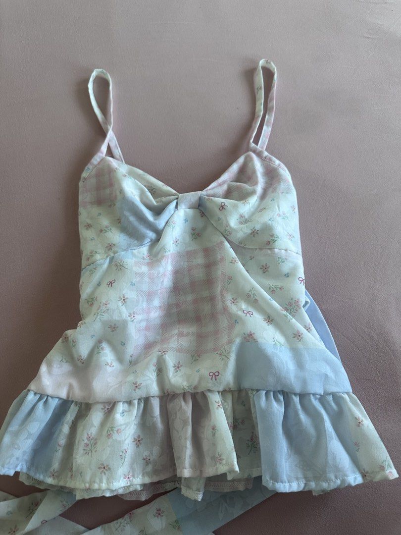 Isa the Label Bella bow top in Patchwork (limited) FS/FT (Category: Sleeveless) located in Dagupan City. Submitted by saoneki (Listing ID 1467674834, Image 3). Description: rfs: doesnt fit me sa bust area🥲 also for trade to other isa pieces/ brandy/ hollister/ subdued 🪽 size S (best fits xxs-xs) 🪽 never used, only tried it on 🪷 LP is 1250 if get agad, non negotiable:(( , selling it for the lowest price already .. accepting dp and Installments