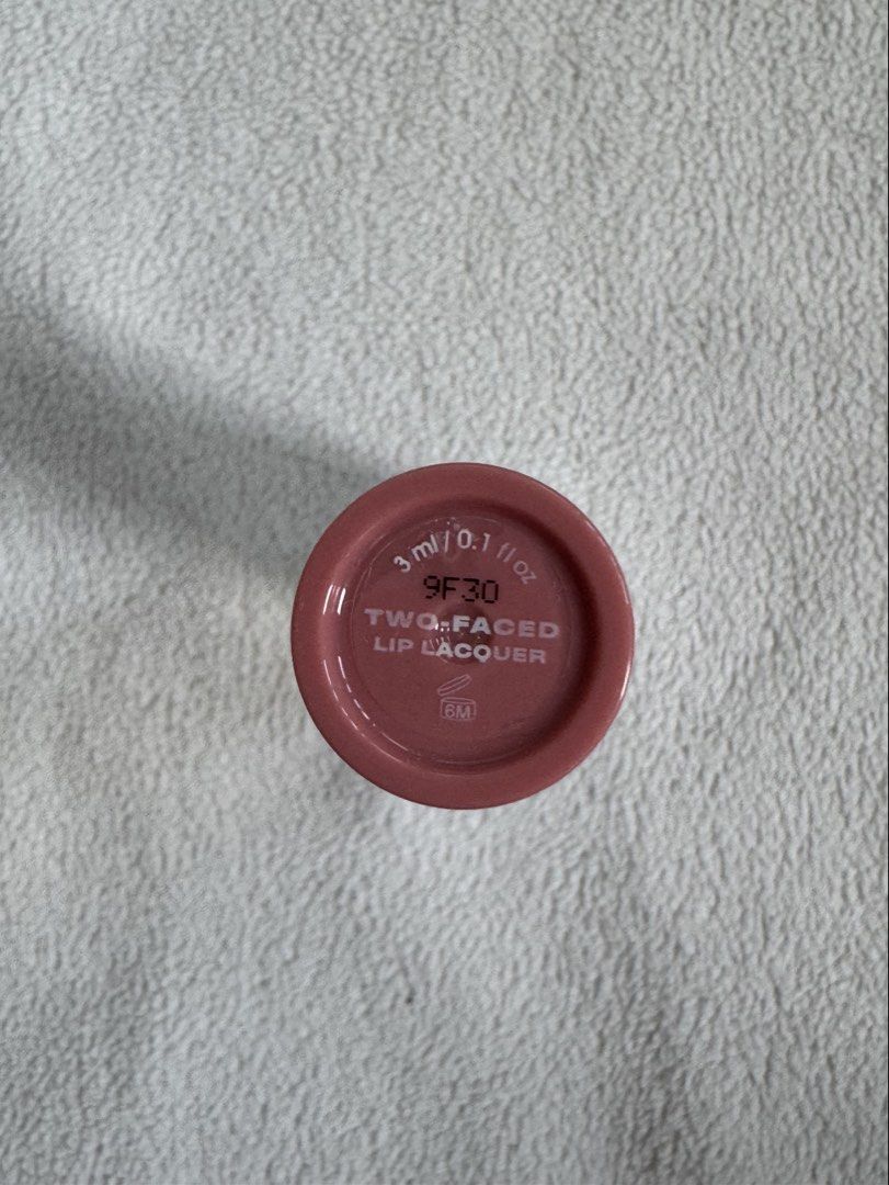 Issy Lip Lacquer in Two Faced (Category: Makeup) located in Manila. Submitted by khg_0 (Listing ID 1467696634, Image 2). Description: 📍Malate, Manila ❌ Joy reservers = blocked ✅ Lalamove ✅ J&T express.