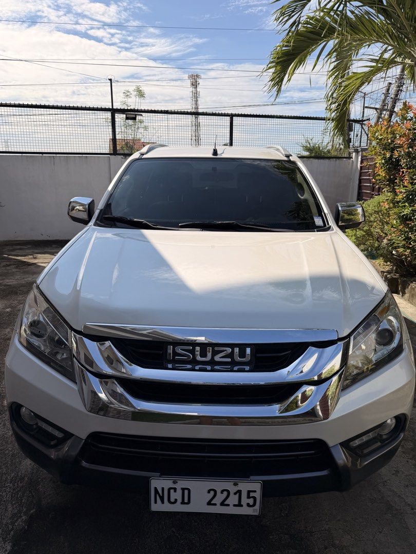 Isuzu Mu-X (Category: Used Cars) located in Makati City. Submitted by raiinnn. (Listing ID 1467627139, Image 1). Description: FOR SALE: 2016 ISUZU MU-X LS-A 3.0L Vehicle Details: Year Model: 2016 Model: MU-X LS-A 3.0L (Top-of-the-Line) Transmission: Automatic Mileage: 130k+ Color: Pearl First Owner LTO/HPG Verified No Issues Complete Documents Price: ₱700,000 negotiable For inquiries please send me a private message..