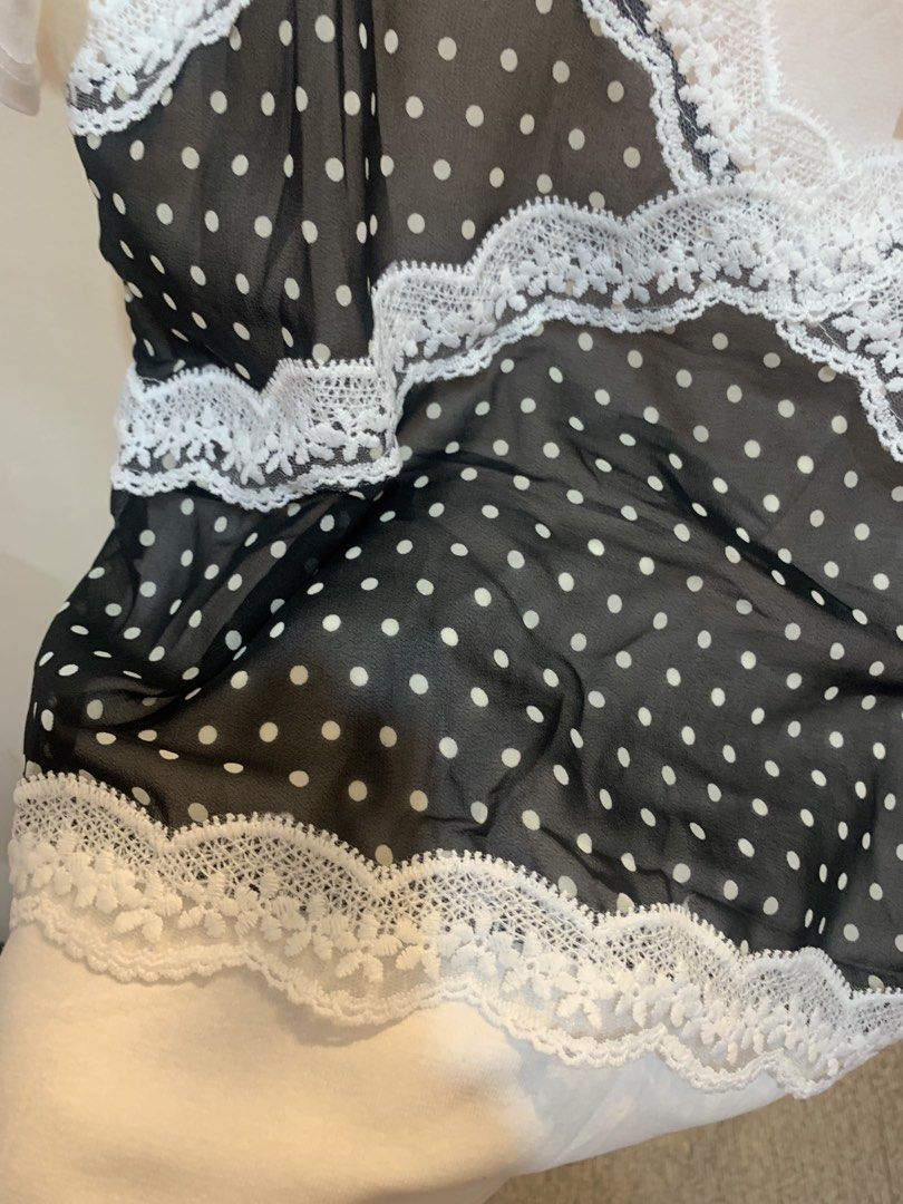 It’s Me Basic/ Matinee 2-in-1 Cami Polka Top (Category: Sleeveless) located in Bocaue. Submitted by gaille29 (Listing ID 1467720956, Image 3). Description: Can fit up to 42 bust High stretch .