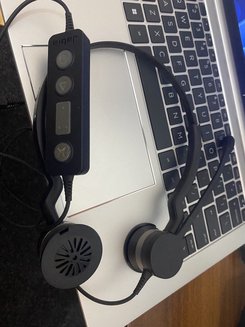 Jabra Wired Headset with Inline Control Unit (Category: Headphones & Headsets) located in San Pedro. Submitted by chinitagrace21 (Listing ID 1467720395, Image 1). Description: - Authentic Jabra wired headset, ideal for calls, WFH, and office work - Condition: Clean and 100% fully functional - Design: Comfortable black dual-ear setup with soft padded earpieces - Microphone: Flexible boom arm for crystal-clear voice pick-up - Controls: Convenient i