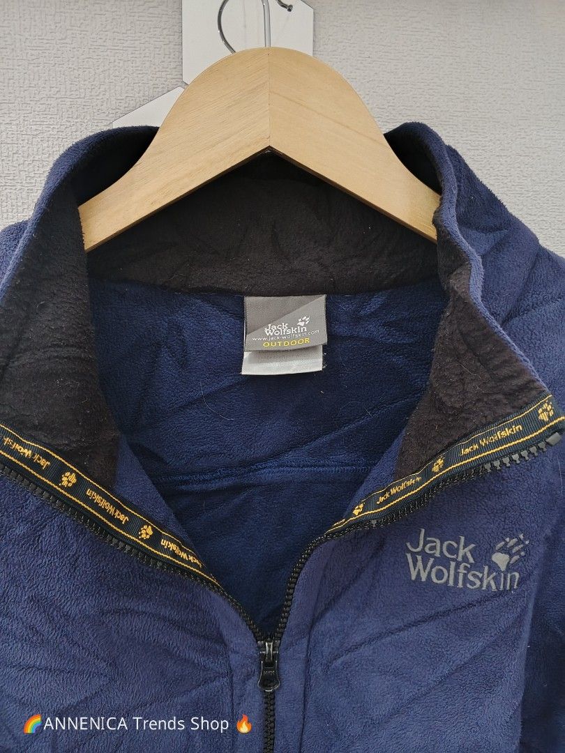 JACK WOLFSKIN Fleece Jacket (Category: Coats, Jackets and Outerwear) located in Bulacan. Submitted by annenicathriftthriftlang (Listing ID 1467631927, Image 1). Description: JACK WOLFSKIN Outdoor Fleece Jacket - L Fit M-L | 22x28 dimes | 100% Polyester Fleece | 9/10 Makapal & warm - pang hiking / camping / travel / bike / lamig ₱650 ONLY 📍 Store Pick-up: ANNENICA Trends Shop, EMA Town Center Meycauayan Bulacan 📦 Shipping Available: Keywords: ja