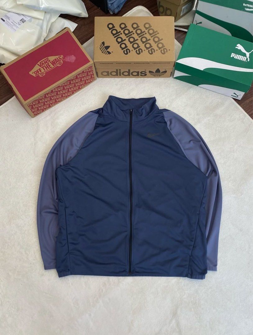 Jacket (Category: Coats, Jackets and Outerwear) located in Kuala Lumpur. Submitted by goldenstone.531e0b (Listing ID 1467818138, Image 3). Description: 1Helai RM45 3Helai RM100 jauh boleh pos. .