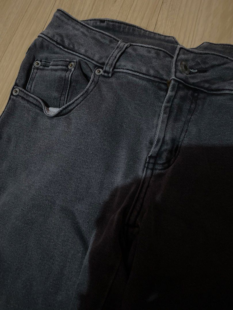 JAG Charcoal Grey Flare Jeans (Category: Jeans) located in Tanauan. Submitted by rie098 (Listing ID 1467761687, Image 2). Description: - Brand: JAG - Waist - 29 - Color: Charcoal grey / Washed black - Design: Unique curved panel seams on front legs with a flared hem cut - Details: Standard button and zipper fly, functional front and back pockets, belt loops - Branding: Authentic brown leather patch on the back waistband.