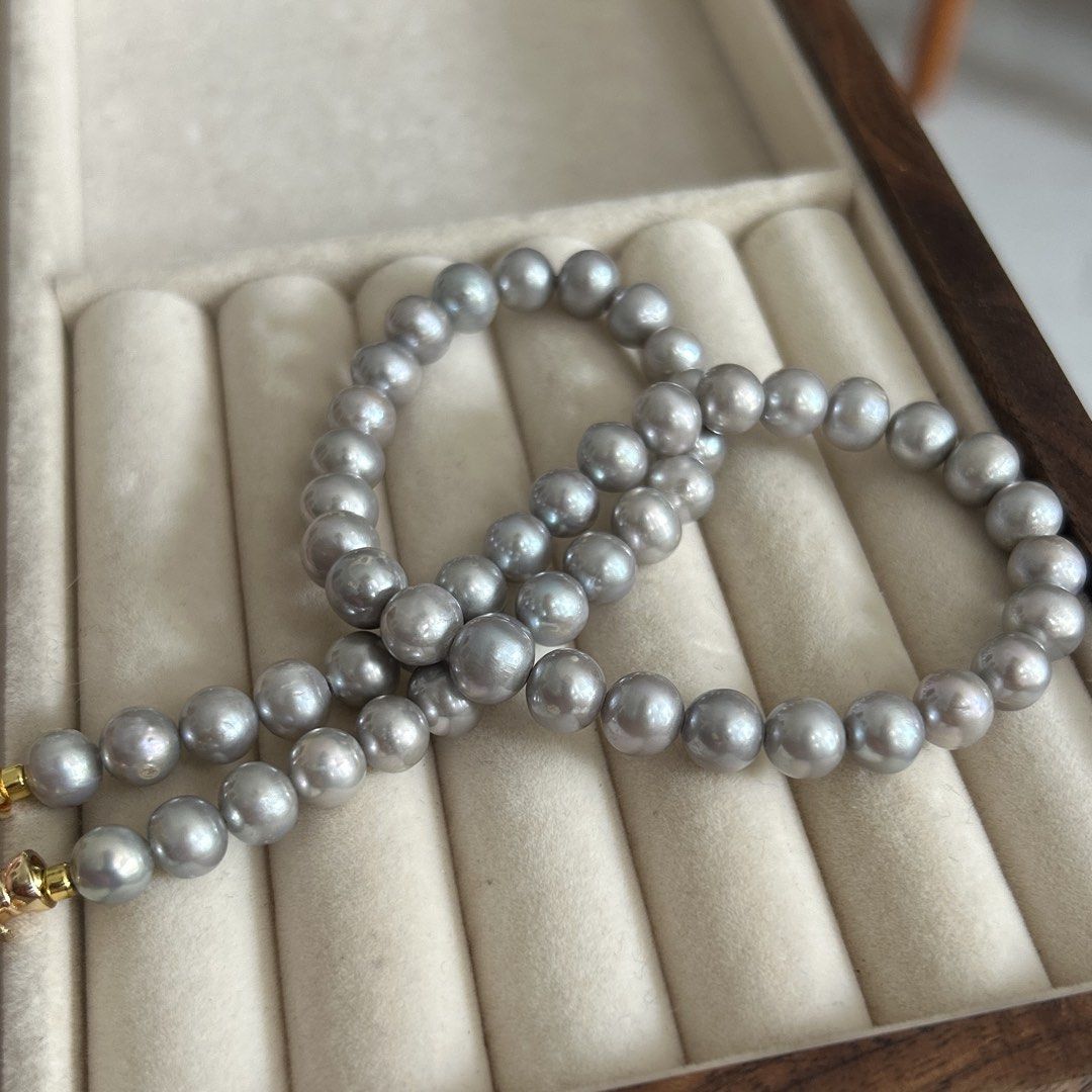 Japan Silver Seapearl necklace (Category: Necklaces) located in Lipa City. Submitted by avenueusco_ph (Listing ID 1467611515, Image 2). Description: Authentic Japan pearl featuring Silver with grey and pinkish hues ✨🦪🩶 Perfect luster ✨ Almost super round 📍 With a bit of fishbites but not visible when worn ✨ 7.8mm 17” long Only 1.