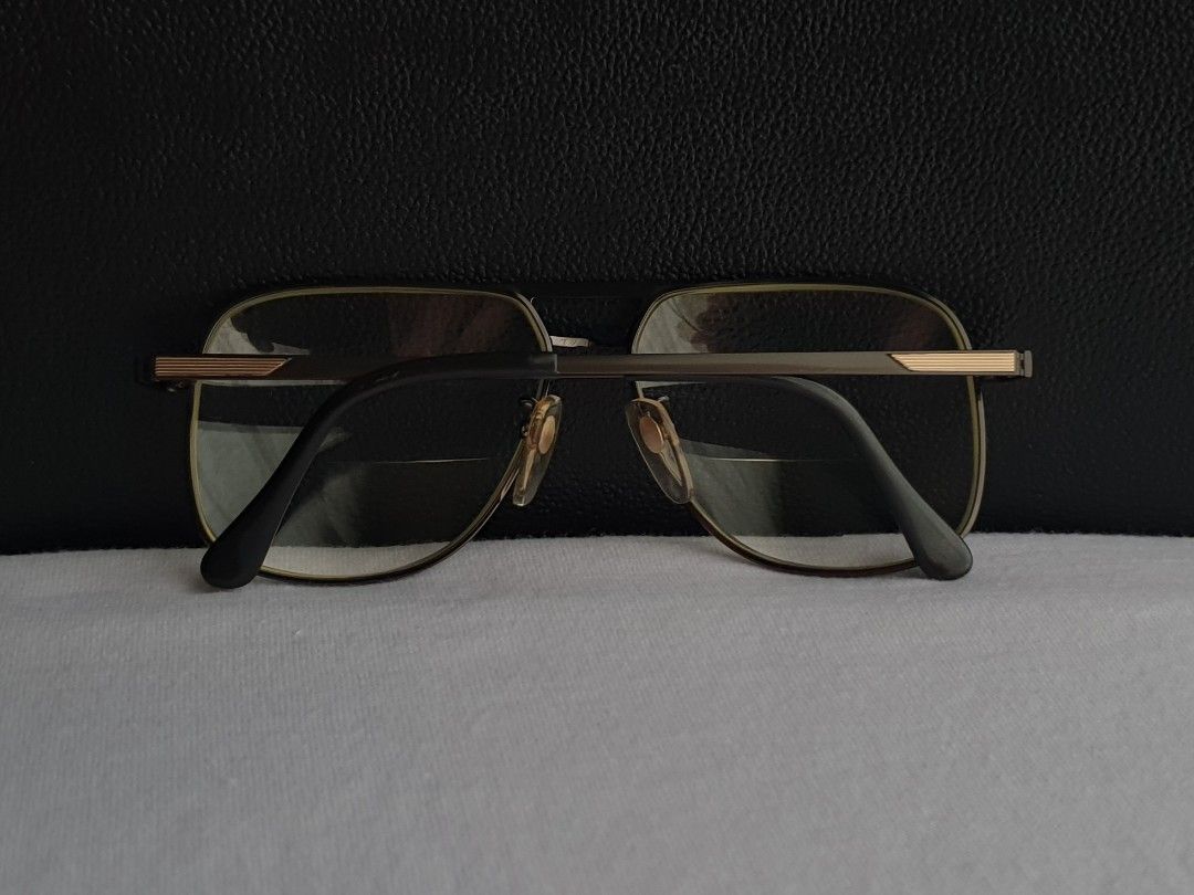 Japan Vintage Aviator Eyeglass Frame (Category: Sunglasses & Eyewear) located in Quezon City. Submitted by WasalakTwo (Listing ID 1467764124, Image 3). Description: Bought in Japan Durable and high quality Goodcondition Still presentable Lens are graded, but replaceable Open for delivery nationwide Front Width 13.4cm Front Height 4.9cm.