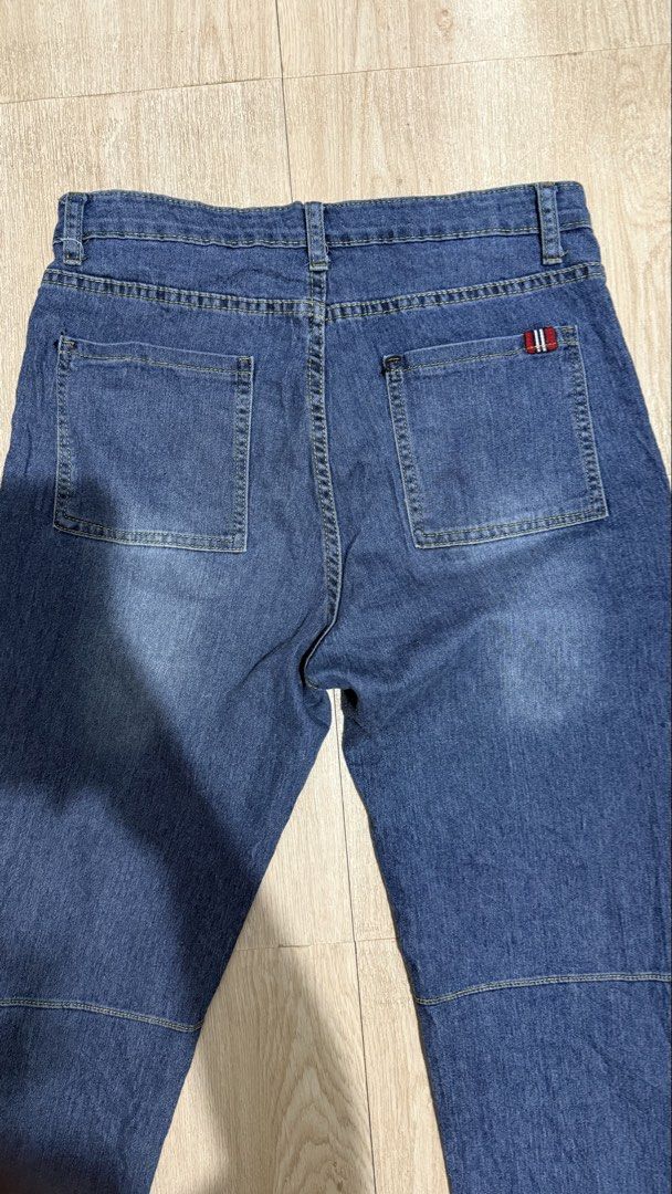 Jeans Bundle (Straight & Skinny) (Category: Jeans) located in Quezon City. Submitted by dinesaur (Listing ID 1467713590, Image 3). Description: Take all for 350 Preloved and stored for a long time Size 31-33 all semi stretch .