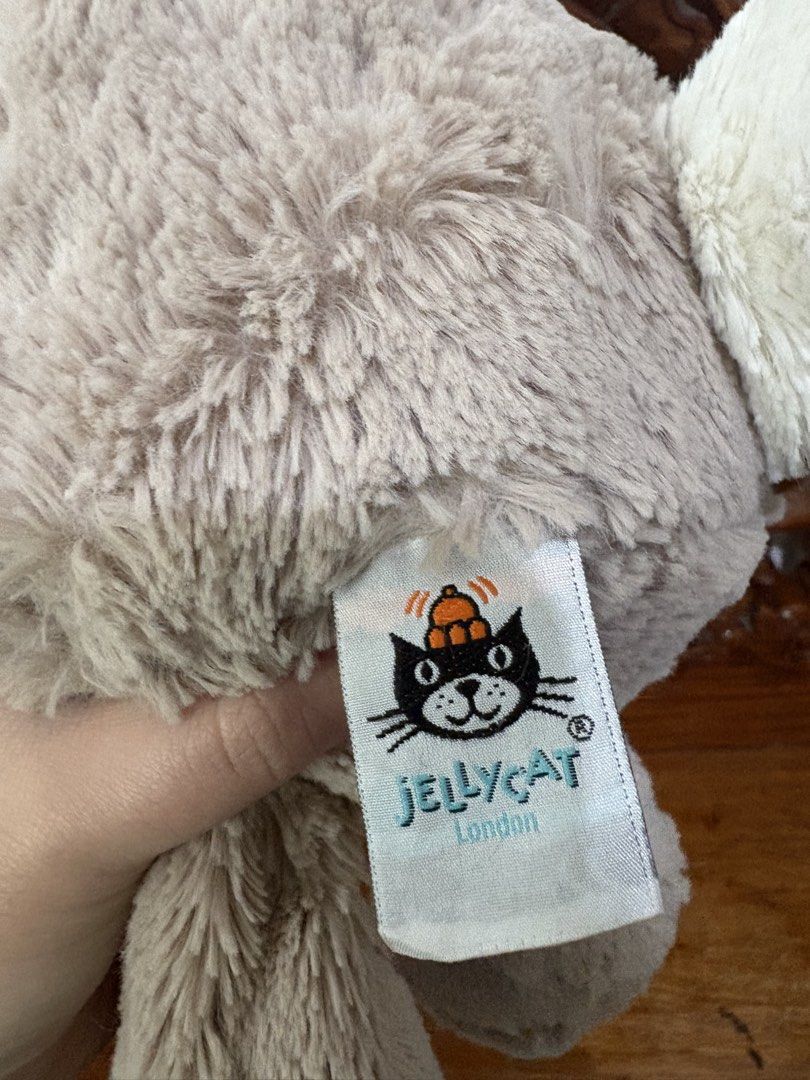 Jellycat Bunny (Category: Plushies & Soft Toys) located in Quezon City. Submitted by rxyel (Listing ID 1467660207, Image 3). Description: Good as new With etiketa.