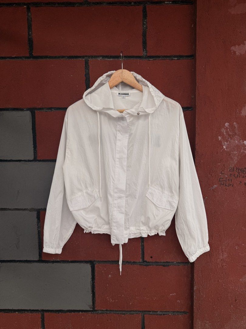 Jil Sander (Category: Coats, Jackets and Outerwear) located in Baguio. Submitted by mardimercredi14 (Listing ID 1467643720, Image 1). Description: 🔥 Jil Sander Dimensions: 22*23 Condition: very good Color Rate: 10 ❌ missing one snap button.