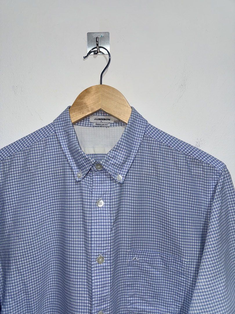 j.lindeberg Longsleeve With Chest Logo (Category: Luxury Apparel) located in Los Banos. Submitted by davidabeg15504 (Listing ID 1467726195, Image 2). Description: Size Medium Width 22 Length 29 📥.
