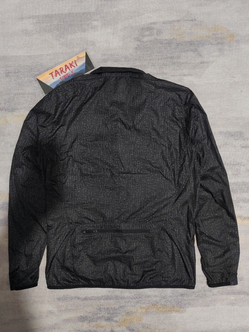 j.linderberg lightweight & packable jacket (Category: Coats, Jackets and Outerwear) located in Baguio. Submitted by igorotak.111.taraki.com (Listing ID 1467781850, Image 2). Description: FS J.linderberg lightweight & packable jacket v.good condi no issues.solid nito ♥️ l-26 w-21.5 can fit m-l can do.
