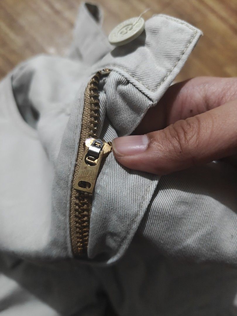 JNCO Cargo Short (Category: Shorts) located in Baguio. Submitted by havs5555 (Listing ID 1467712360, Image 3). Description: Jnco Cargo Short Waist 32 Length 27 Leg opening 13 Thighs 14 Issue last part of pictures price is negotiable Off/Legit.